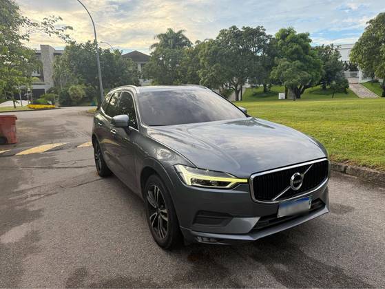 VOLVO XC60 2.0 D5 DIESEL MOMENTUM AWD GEARTRONIC